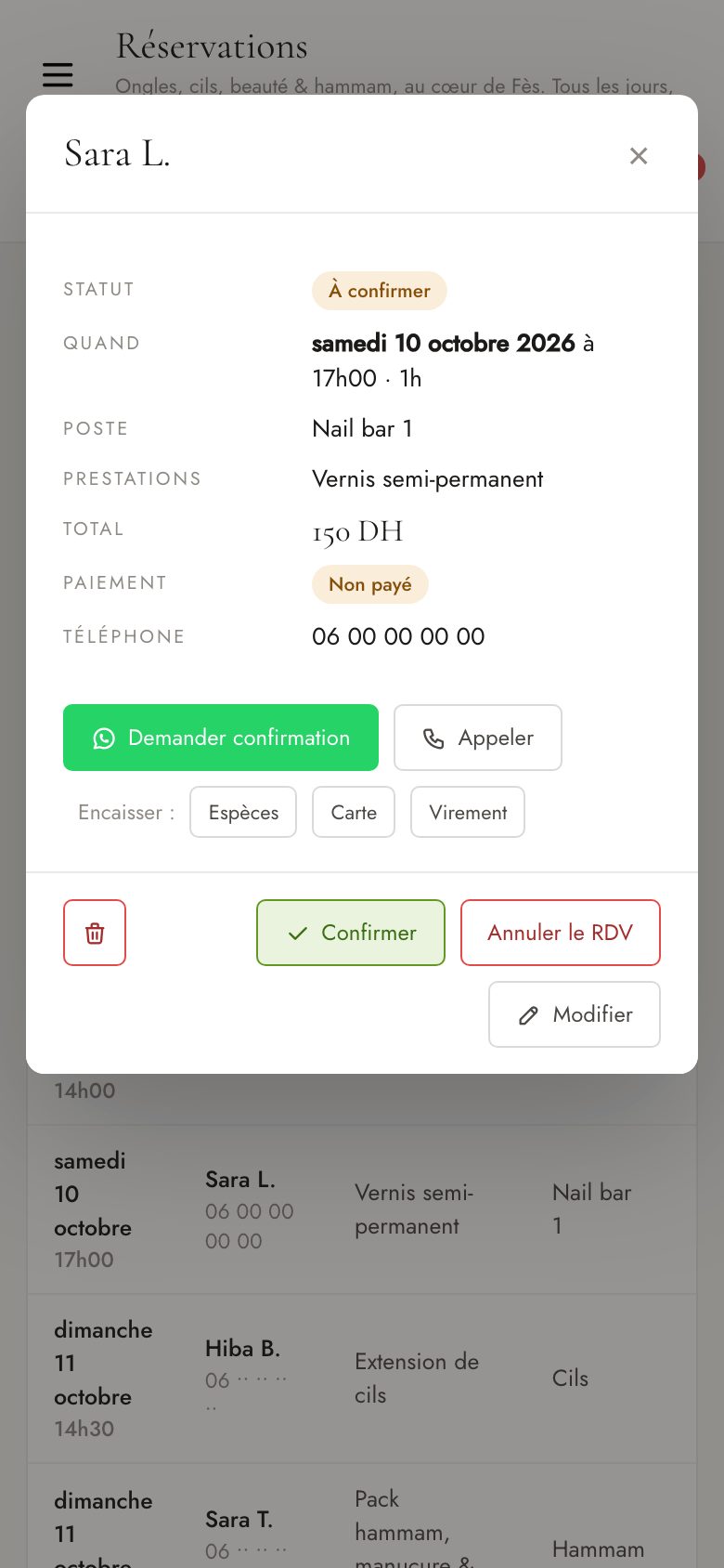 La fiche de la réservation avec le bouton WhatsApp